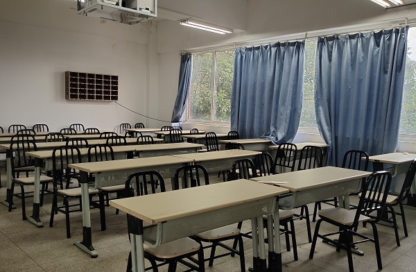 武漢商學院自考本科教室環(huán)境